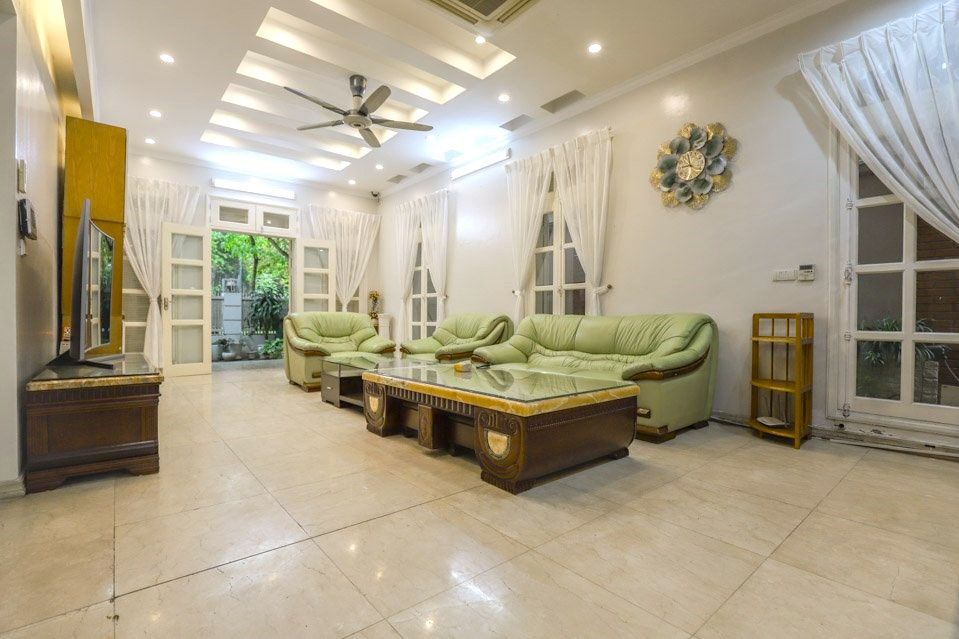 Cho thuê biệt thự đẳng cấp tại T6 Ciputra: 4 phòng ngủ 230m2 full đồ đẹp, có phòng thể thao